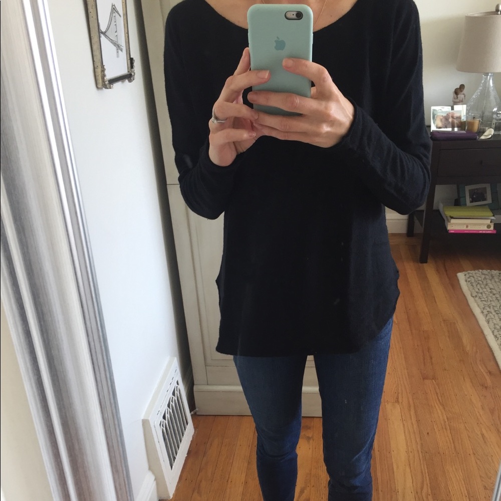 Vince 100% Cashmere Sweater in Black